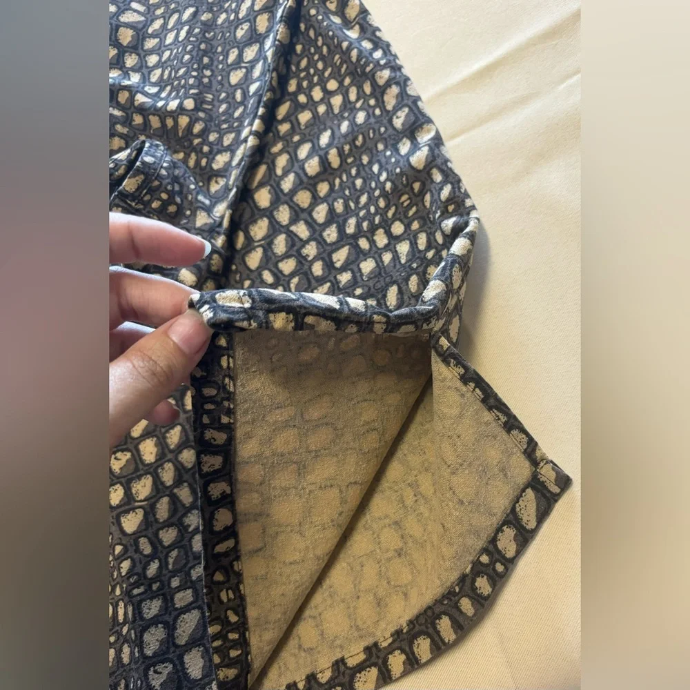 Vintage 90s 100%‎ Silk Crocodile Animal Print Top, Medium